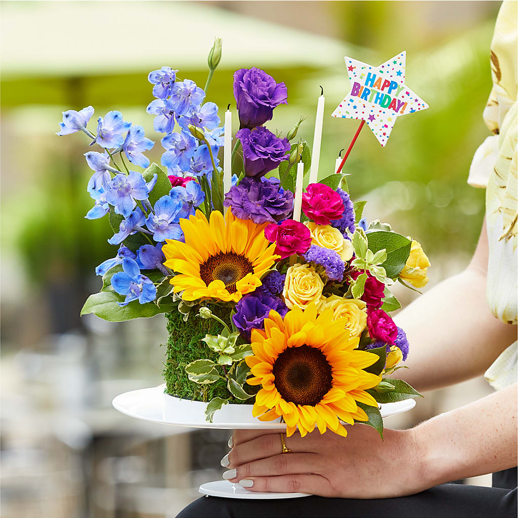 Star of the Day Floral Cake – M & A FLOWERS AND EVENTS, South Gate CA