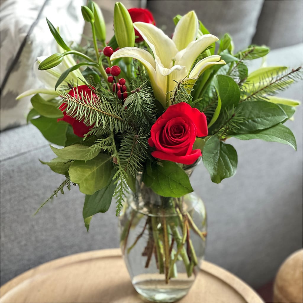 Sparkling Snowflakes Bouquet – M & A FLOWERS AND EVENTS, South Gate CA