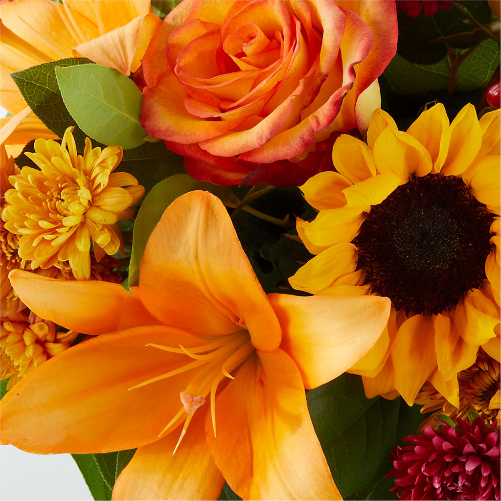 Grateful Centerpiece – M & A FLOWERS AND EVENTS, South Gate CA