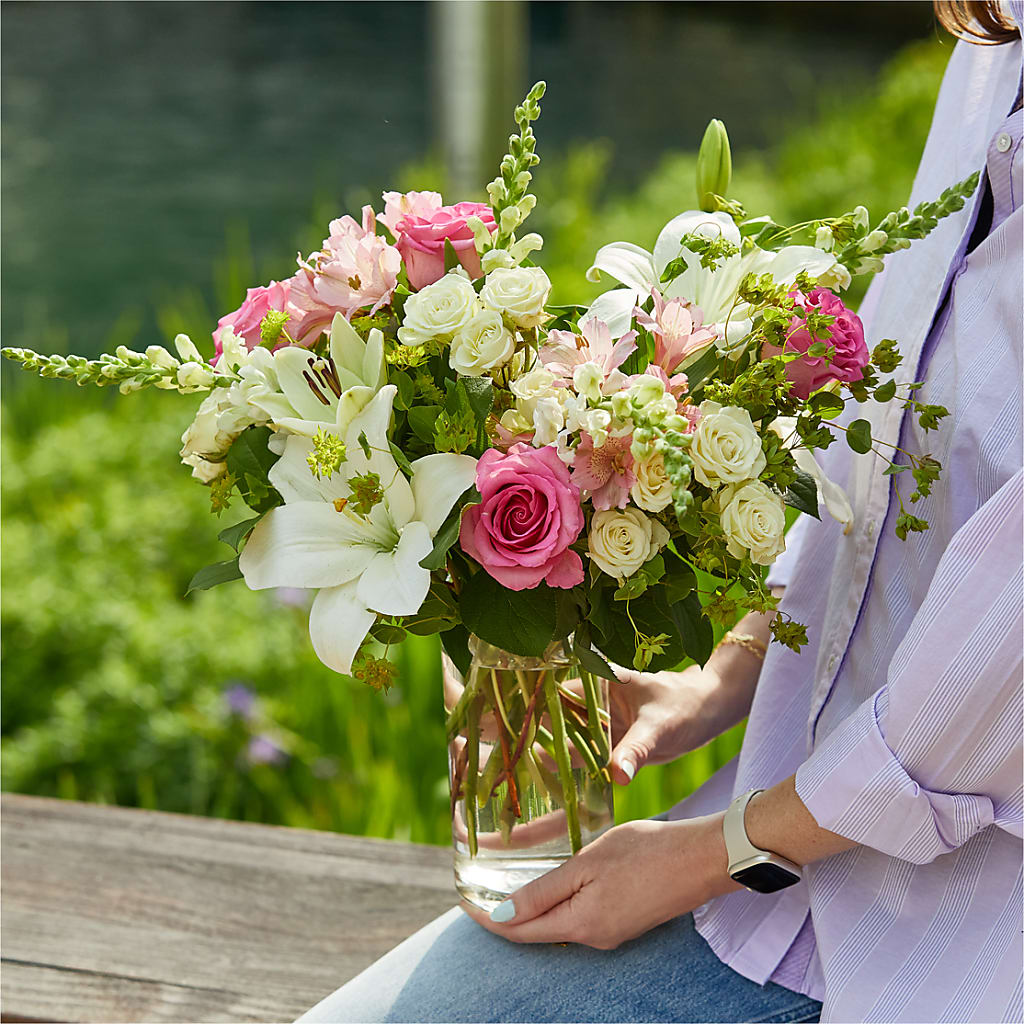 Fondly Bouquet – M & A FLOWERS AND EVENTS, South Gate CA