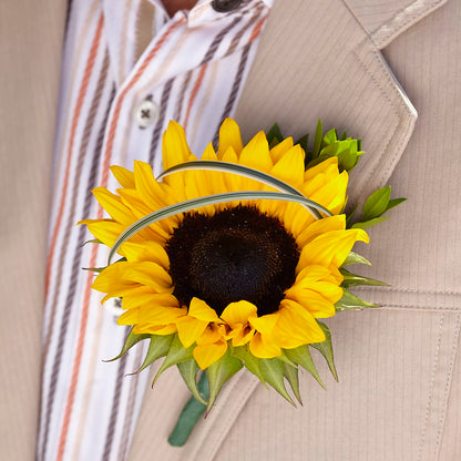 Free Spirit Boutonniere – M & A FLOWERS AND EVENTS, South Gate CA